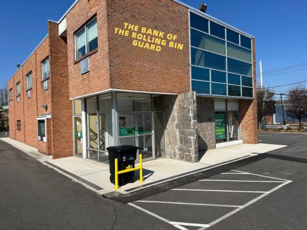 THE ROLLING BIN GUARD - 1